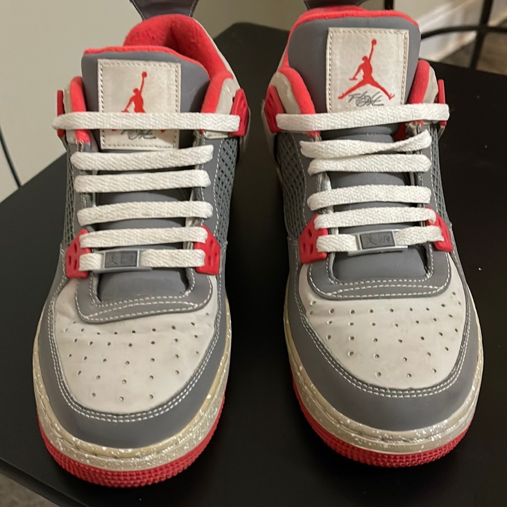 Air Jordan Retro 4